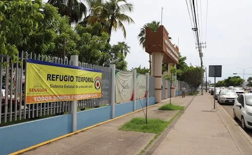 Habilitan 7 refugios temporales ante posible impacto de la tormenta "Simón" en Sinaloa; se espera que se convierta en huracán categoría 1