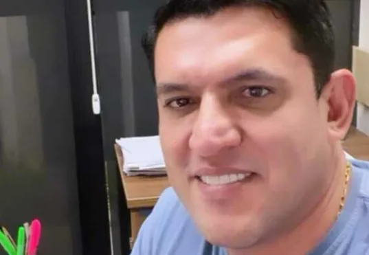 Defesa de ex-prefeito pede liberdade após ação da Gutenberg ser suspensa