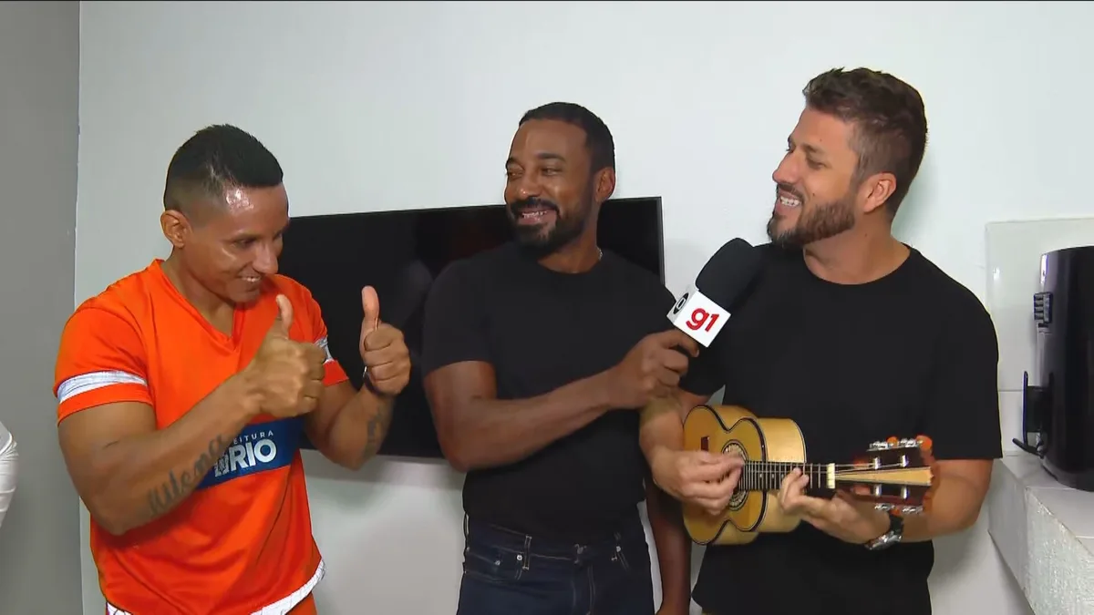 Gari que devolveu dinheiro e pertences de cantor ganha música em homenagem pelo gesto no Rio
