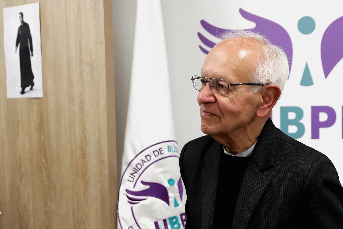 Padre Javier Giraldo, conocido por liderar búsqueda de los restos de Camilo Torres, está en delicado estado de salud: sufrió aparatosa caída