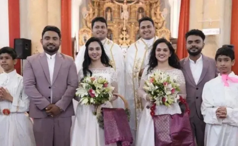 Inusitado! Irmãos gêmeos se casam com mulheres gêmeas em cerimônia com padres e coroinhas também gêmeos
