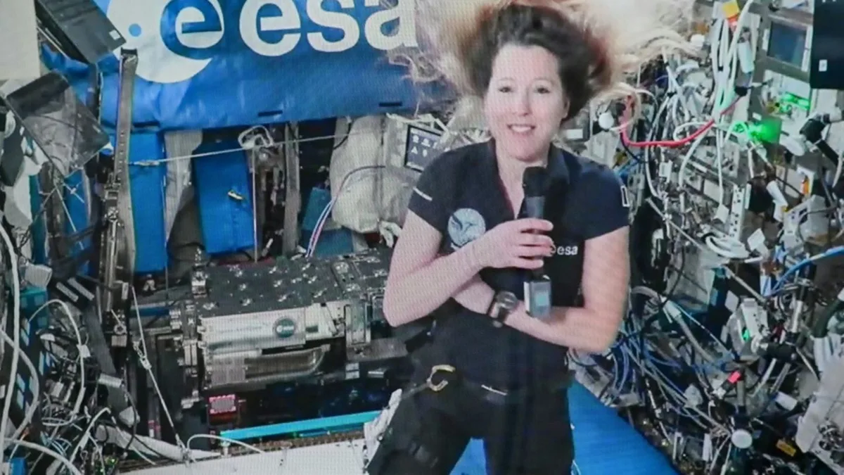 ISS-Besatzung mit ESA-Astronautin Adenot zurück auf der Erde