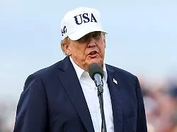"Alle haben mich damit genervt": Trump nimmt Whiskey-Zoll zurück - und lässt sich feiern