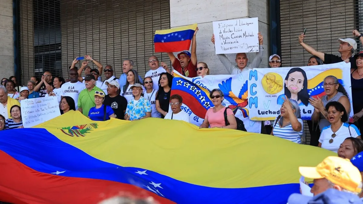 Venezolanos protestaron ante el CNE para exigir elecciones presidenciales y que se permita el regreso de María Corina Machado
