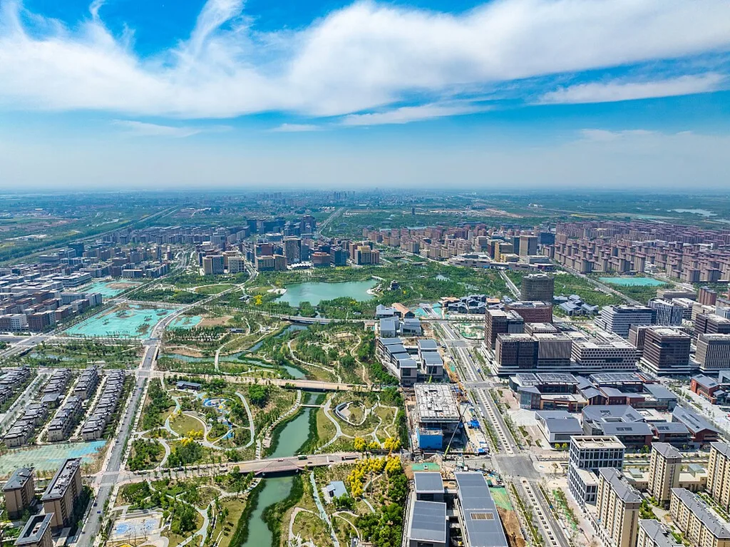 China construyó la ciudad del futuro para descongestionar Pekín, el problema es que casi nadie vive en ella: así es Xiong'an hoy