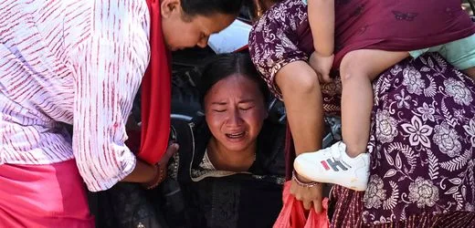 Sturzflut im Himalaja: Zahl der Toten in Nepal steigt auf mindestens 270