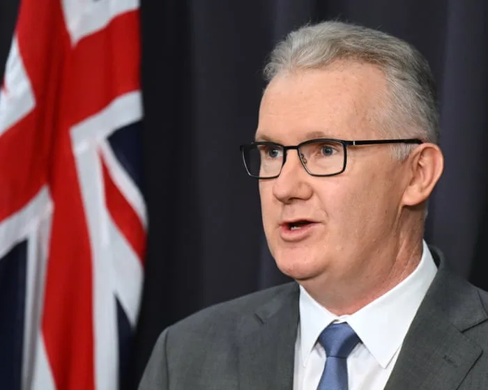 Foreign students to face tough restrictions on bringing in family under Labor’s immigration plan