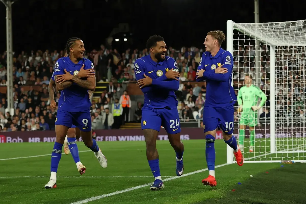 Chelsea vence Fulham com gol de João Pedro e estreia com vitória no Inglês