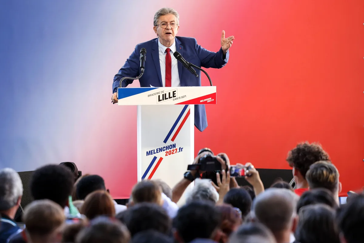 Jordan Bardella, "un fasciste sans réputation" : à Lille, Jean-Luc Mélenchon distribue les coups