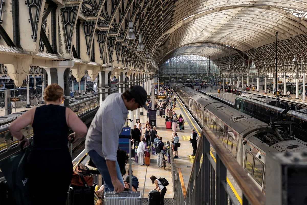London travel news LIVE: Elizabeth line and GWR train disruption into Paddington after 'casualty on tracks'