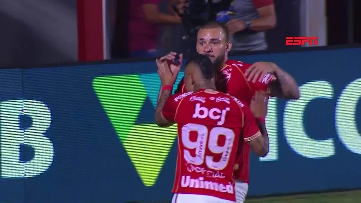 Guto Ferreira elogia postura do Vila Nova em goleada: "Não quisemos humilhar ninguém"