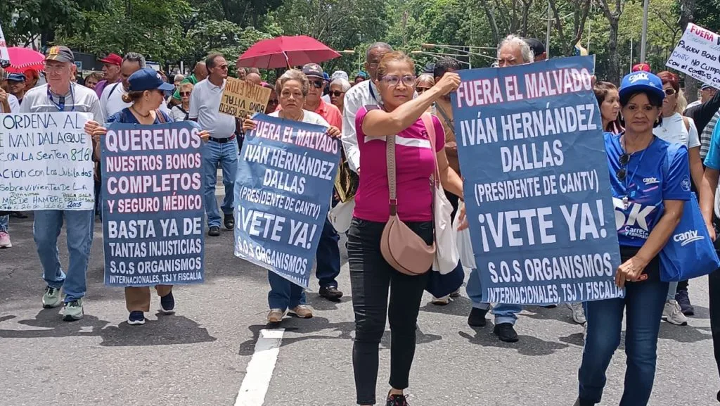 En fotos | Así se realizó la marcha de jubilados y extrabajadores de CANTV hasta el Ministerio Público (+Fotos y videos)