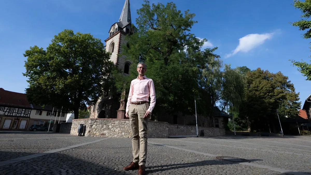 Kirche: Ex-Pfarrer Jung: Liebe statt Zölibat - was sagt die Kirche?