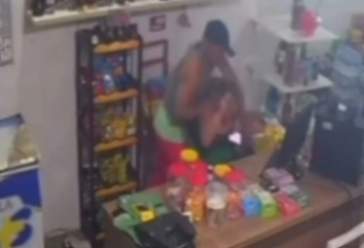 Suspeito tenta assaltar depósito de bebidas e agride mulher em Aracaju
