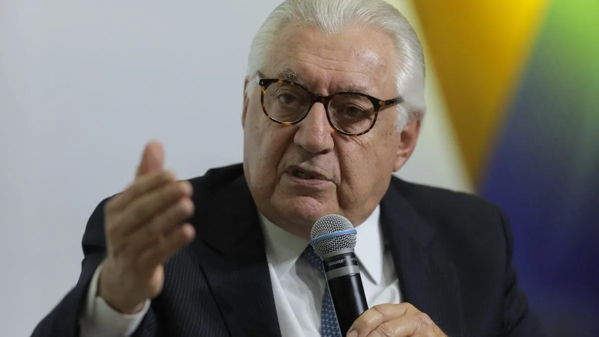 Caiado anuncia Afif para ministério de pequenos negócios