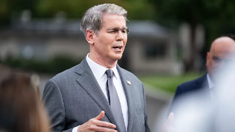 US announces economic warfare against Iran, oil prices surge
