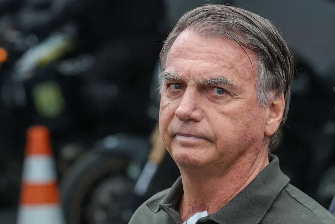 Bolsonaro teve taquicardia e dificuldade para respirar, diz boletim médico