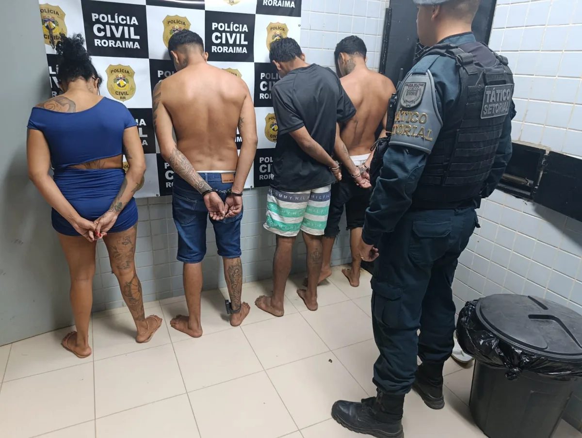 Quatro são presos por tráfico de drogas portando crack, cocaína e skunk