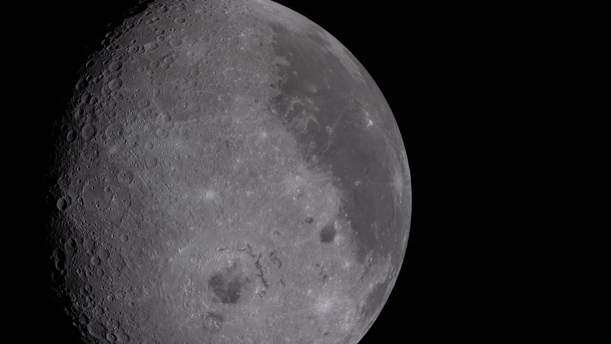La posibilidad de encontrar indicios de tecnología interestelar en el polvo lunar