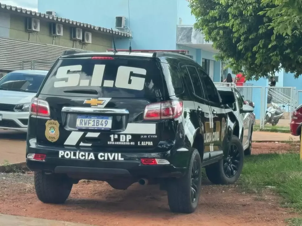 Dupla que disparou e atingiu jovem na cabeça em praça é presa