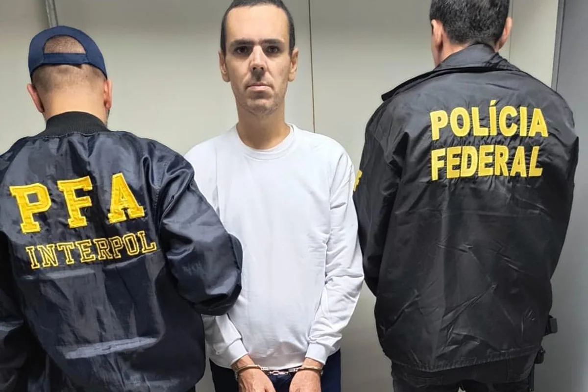 Ataque y muerte en Recoleta: lo acusan de rociar con ácido a su padre y viajar pocas horas después a Río de Janeiro