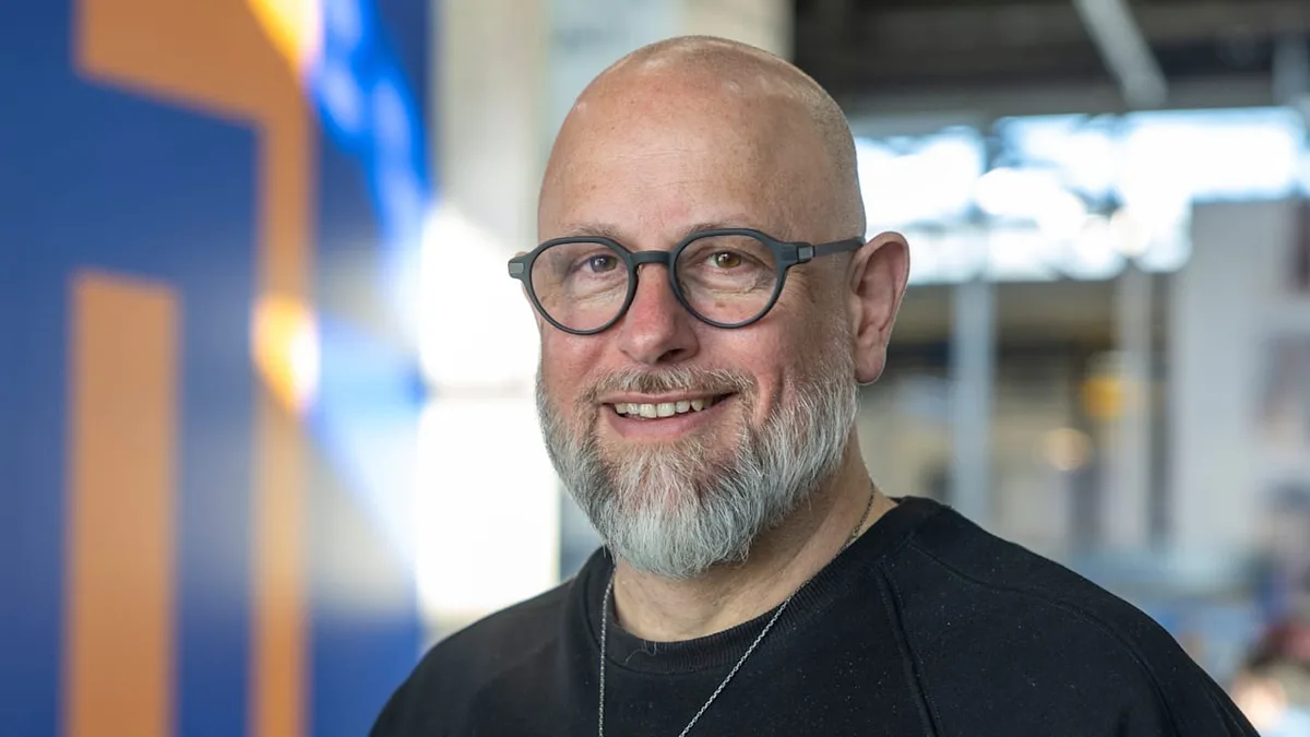 BILD-Hypnotiseur ausgezeichnet - Jan Becker gewinnt Deutschen Gesundheits-Award