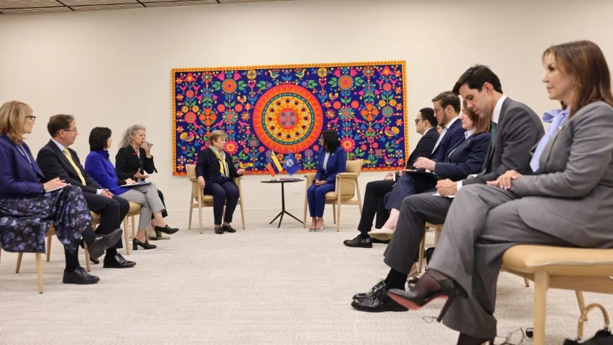 Delcy Rodríguez se reunió con altos representantes del Banco Mundial y FMI en Nueva York