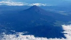 Father leaves 7-year-old son alone on Mount Fuji to continue hike, reports say