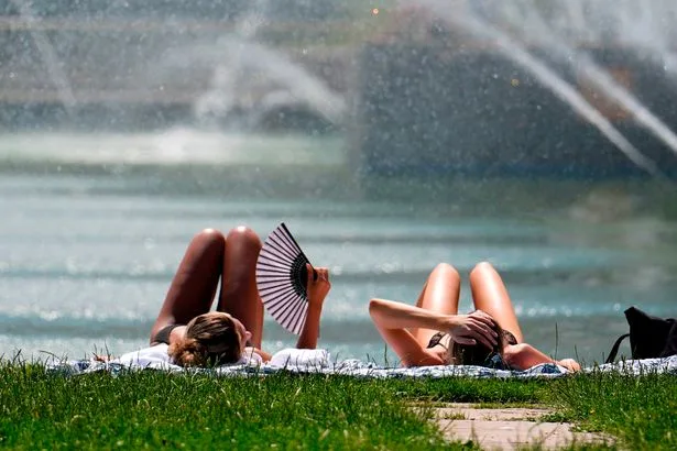UK weather map shows temperatures set to surge back towards 30C as England misses out on rain again