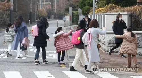 육아기 근로시간 줄였더니 자녀돌봄 하루 47분 늘었다