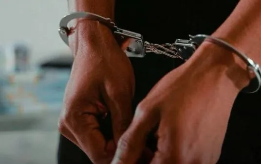 Lo que debía ser una mudanza terminó con tres detenidos por hurtar 600 dólares a su contratista en Coro
