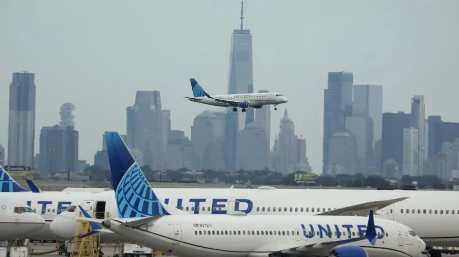 FAA halts flights in northeast after fiber cable cut in New Jersey