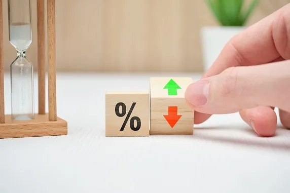Selic não é correção monetária: ficção jurídica funcional e consequências práticas