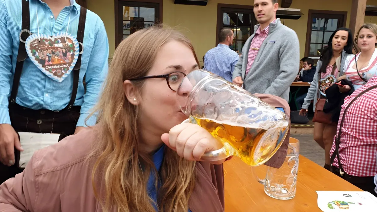 Das Oktoberfest beginnt: „Die Haare kleben nass in dem, was mal Gesicht war“