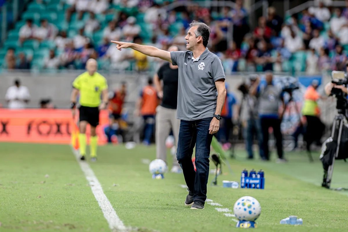 Léo Condé é o 17º técnico demitido no Brasileirão 2026; veja a lista