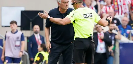 Real Madrid: José Mourinho schimpft über Schiedsrichter – mithilfe ausgedruckter Spielszenen
