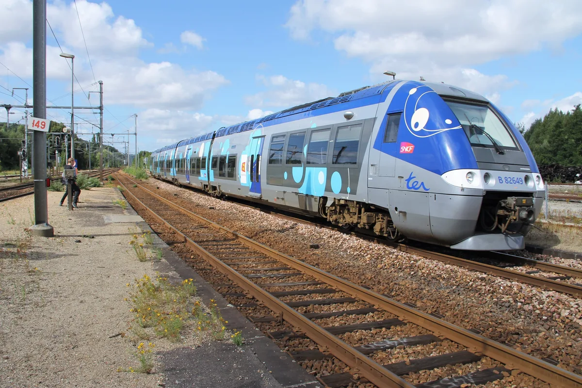 Al menos 20 heridos al descarrilar un tren en el norte de Francia
