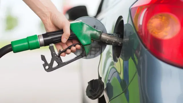 "Num euro de gasóleo, 60 cêntimos são impostos": ANAREC critica Governo