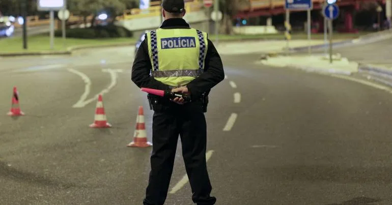 Dois agentes da PSP atropelados por homem alcoolizado
