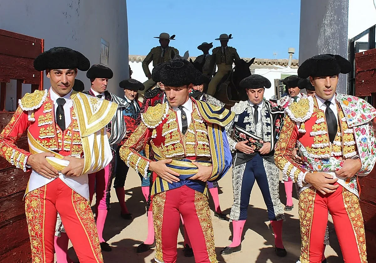 Gómez del Pilar, a hombros en la corrida de Consuegra