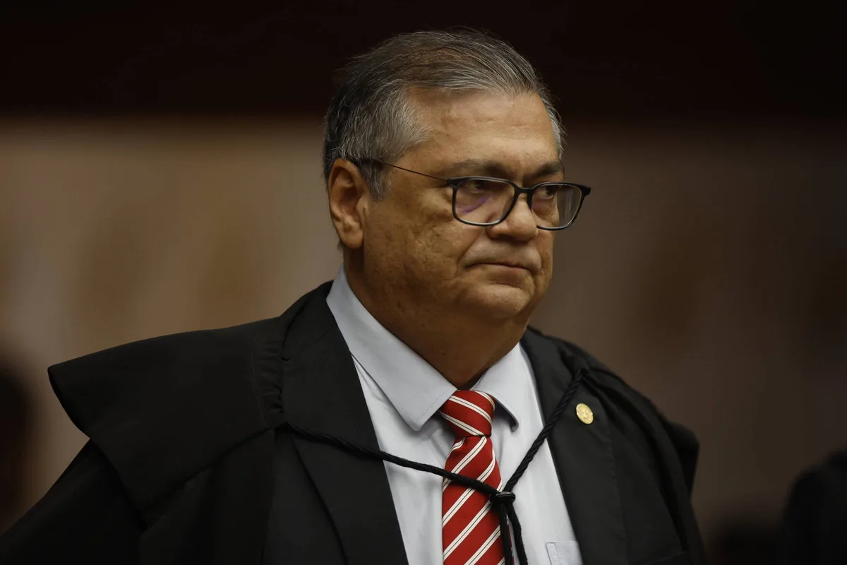 Dino afasta sobrinho do governador do Maranhão da presidência do TCE