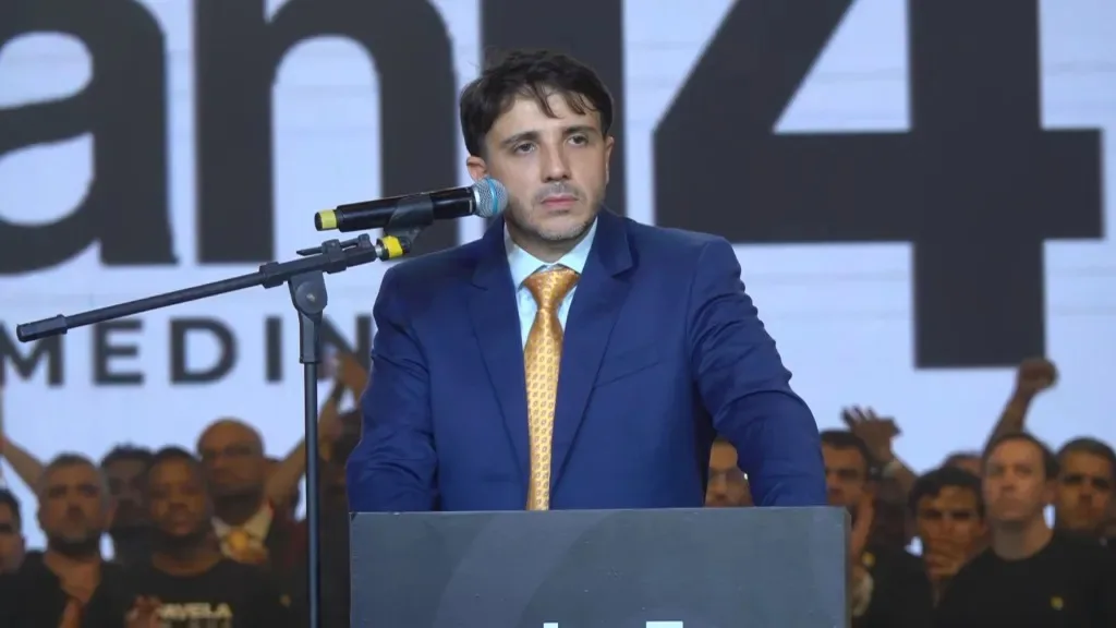 Renan Santos diz ser contra diploma para jornalistas: "Não precisa"