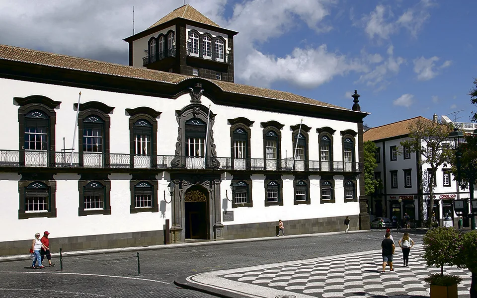 Câmara do Funchal avança com investimento de 2,7 milhões nas redes de água e resíduos