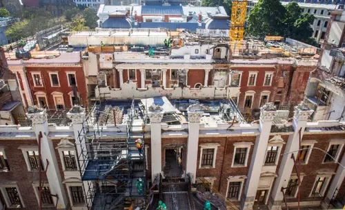 Man arrested after allegedly sleeping in Parliament precinct