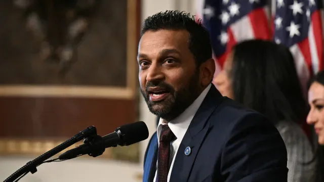 Nove ex-agentes da FBI contestam em justiça despedimento por Kash Patel