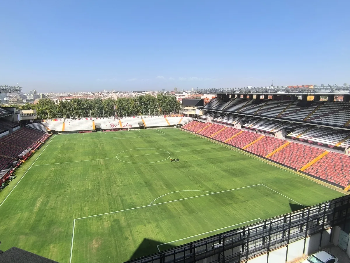 El Rayo pide al consejero la reapertura inmediata de Vallecas ante el Espanyol