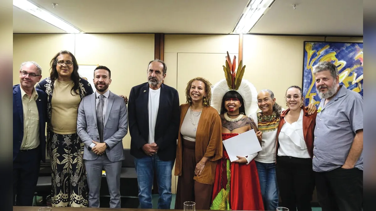 Decisiva para o cenário nacional, corrida ao governo de Minas é pontuada por incertezas