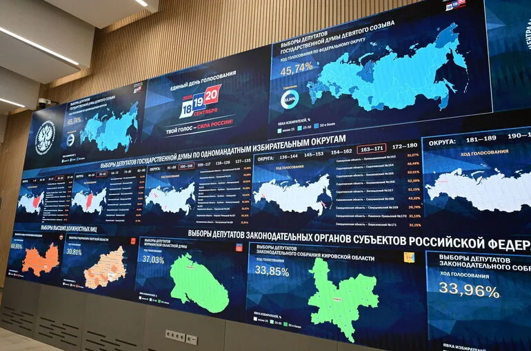 Избирательные участки закрылись в восьми сибирских регионах России