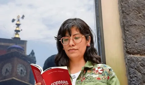 Una poética de la mirada, reseña de Formas del llanto de Laura Itzel Domart