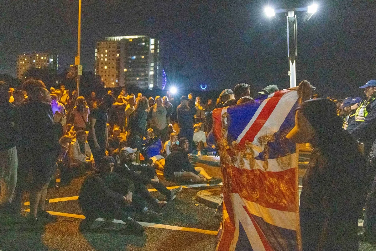 Inside the new cat and mouse game between police and the British far right